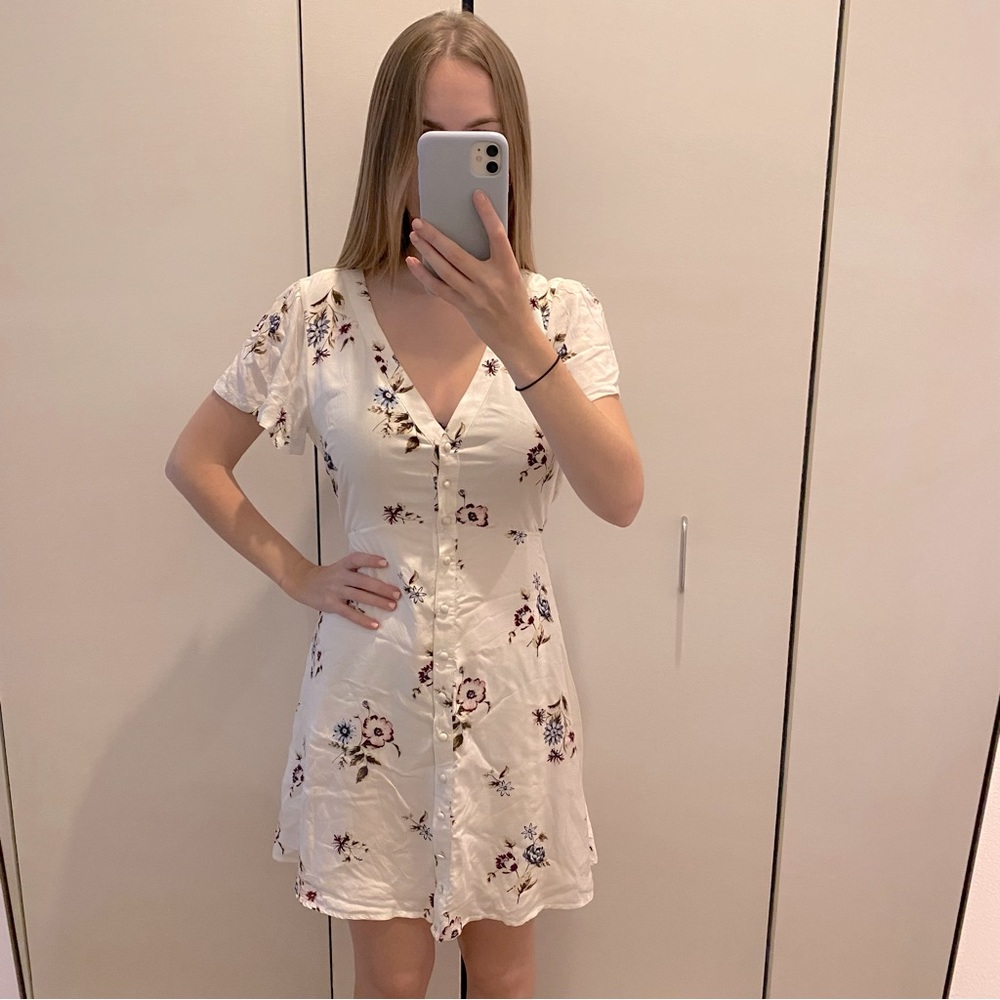 Abercrombie & Fitch White Floral Dress - size S
